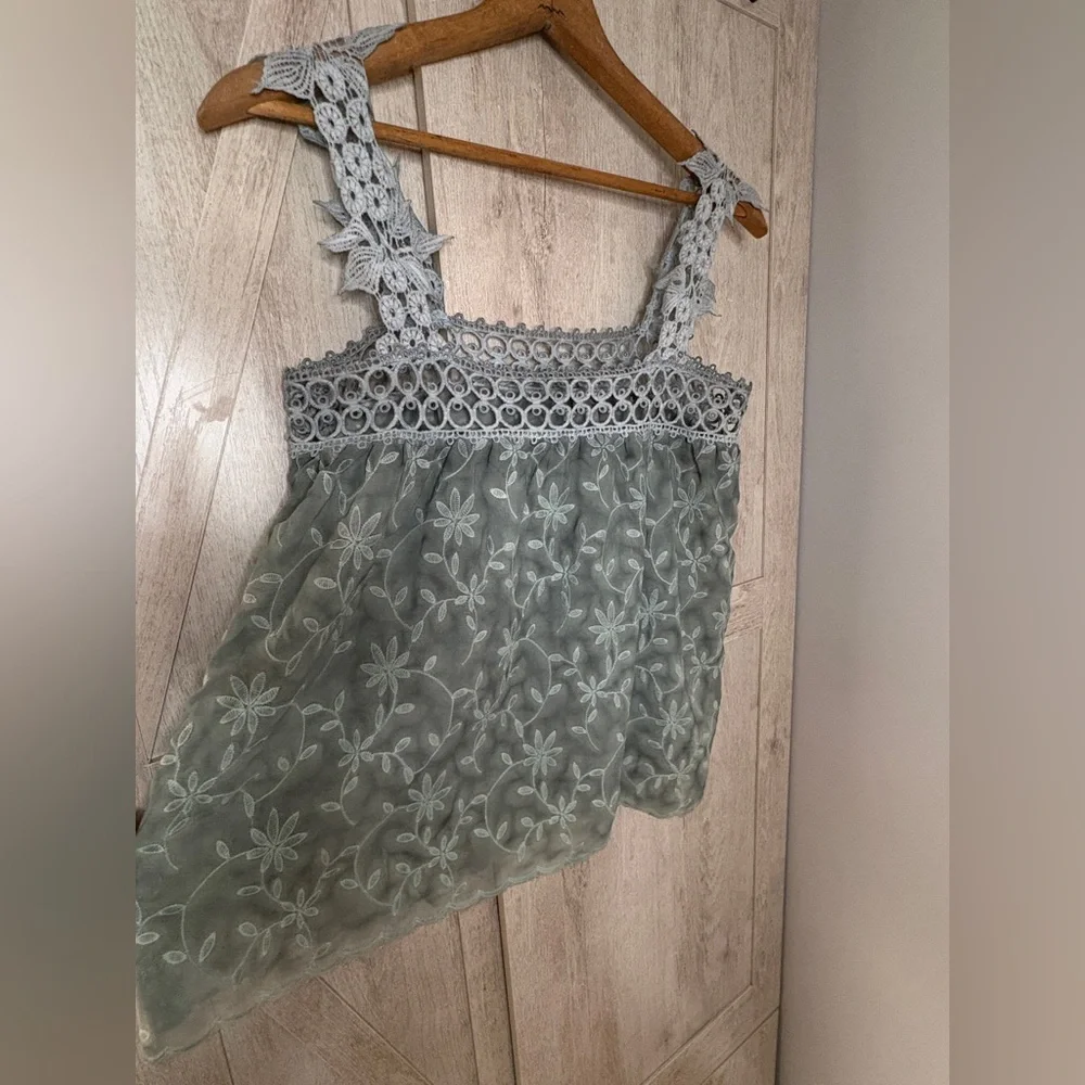 POL Green Floral Lace Strap Tank Top – Size S - Picture 6 of 7